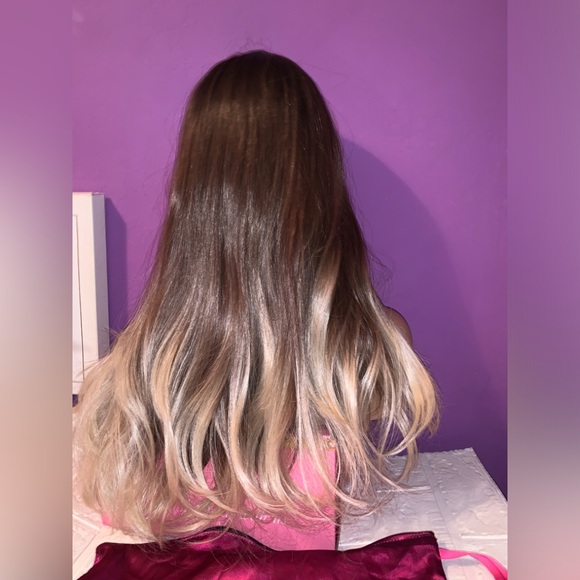 Chelsey Smith Crowns “Selma Dipped” Ombre Platinum blonde Wig - Picture 6 of 8